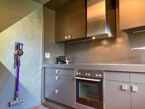 Kühlschrank, Ofen, Geschirrspüler, Toaster