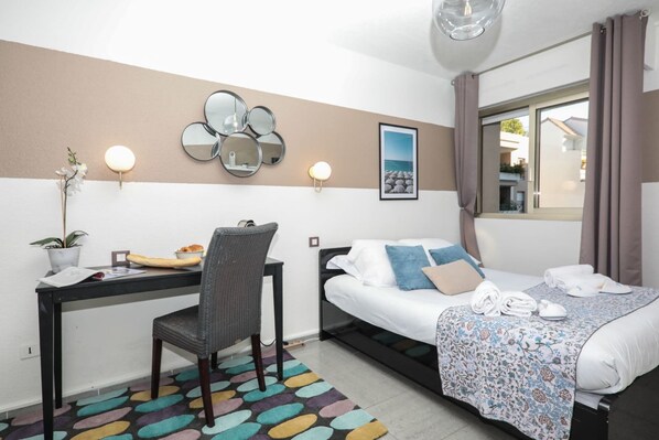 Free WiFi - Studio with Garden view 4D (Antibes)