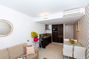 TV - Spacious Charming Riviera 5E (Antibes)