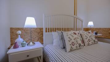 Internet, bed sheets