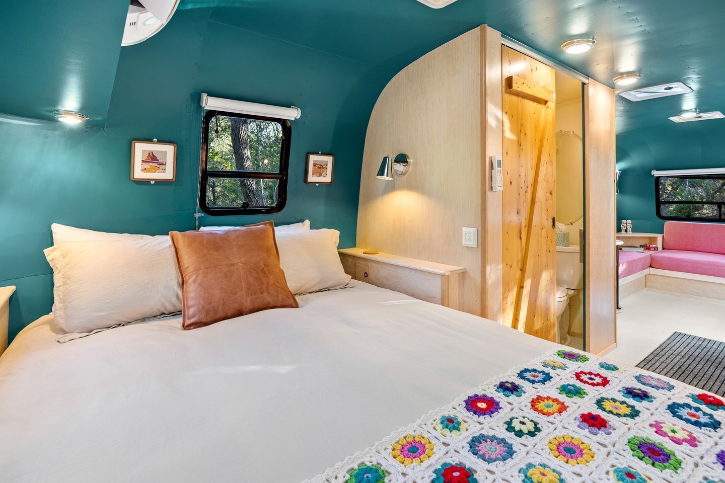 1 bedroom, desk, iron/ironing board, WiFi