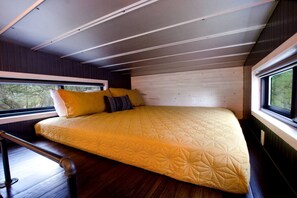 1 bedroom, iron/ironing board, WiFi, bed sheets - Charming Texas Tiny House with Private Hot Tub for the Best Glamping in Wimberley (Wimberley)