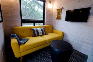 TV, stereo - Charming Texas Tiny House with Private Hot Tub for the Best Glamping in Wimberley (Wimberley)