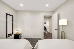 4 bedrooms, iron/ironing board, WiFi, bed sheets