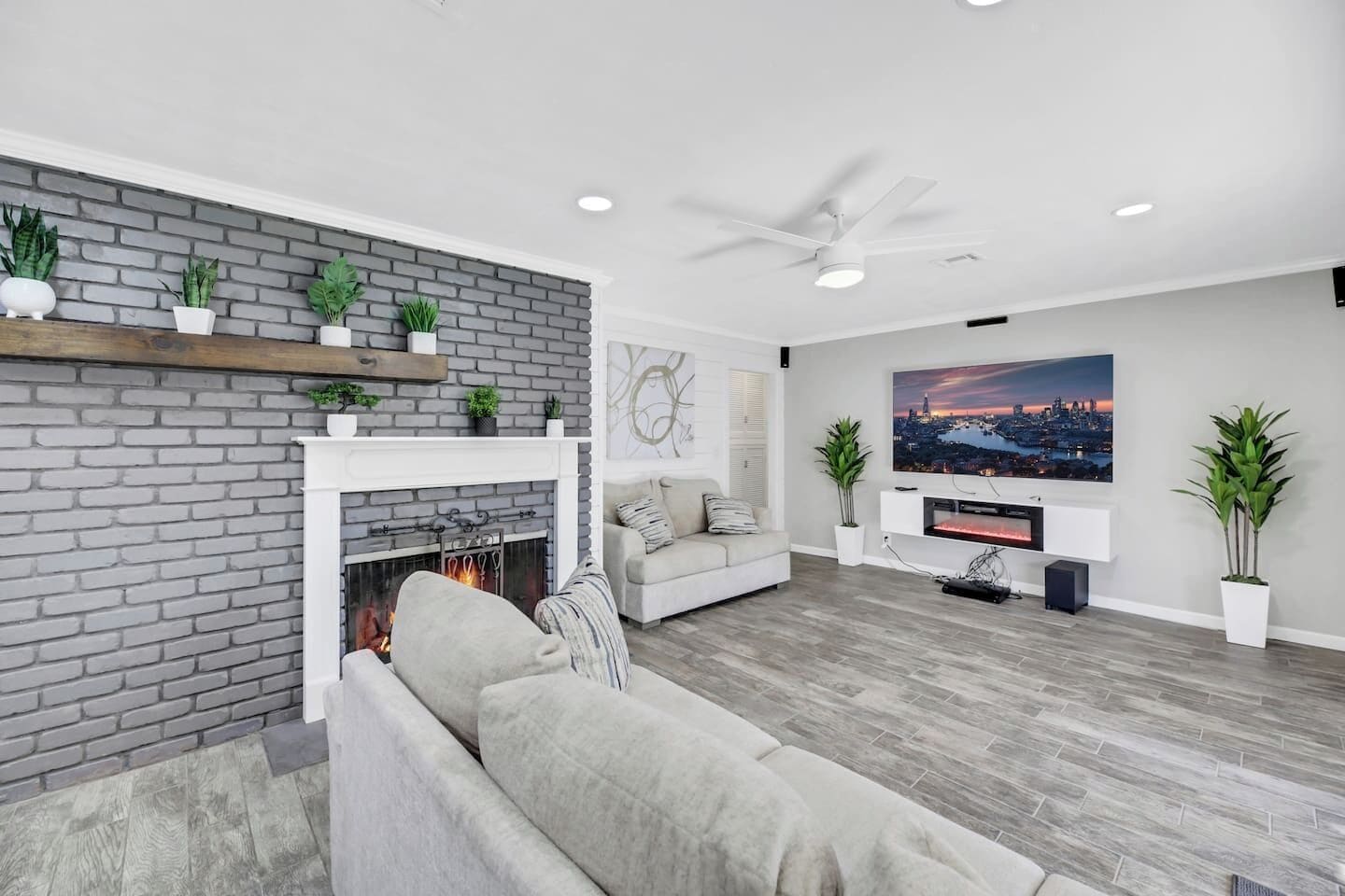 Smart TV, fireplace, offices