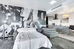 1 slaapkamer, een strijkplank/strijkijzer, wifi, beddengoed