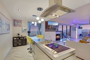 雪櫃、爐具、洗碗機、紙手巾