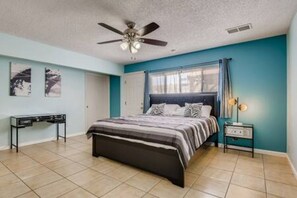 4 soverom, strykejern/-brett og sengetøy