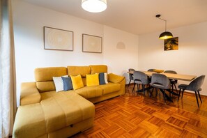 TV - GuestReady - Funchal's cosy nook (Funchal)
