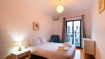 Fer et planche Ă repasser, accĂšs Internet, draps fournis