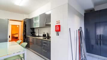 Frigorifero, microonde, forno, macchina per tè/caffè