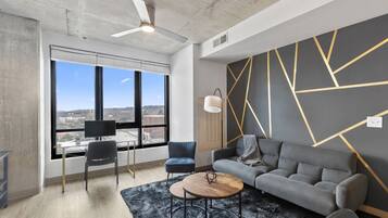 Televisión y monitor de computadora