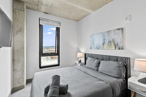 3 soverom, skrivebord, strykejern/-brett og wi-fi