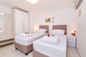 2 bedrooms, in-room safe, iron/ironing board, travel cot - Antares Comfort Plus+, fully equipped, 2bedroom apartment. (Mali Lošinj)