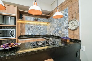 شقة بتجهيزات أساسية | مطبخ خاص