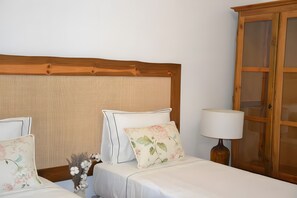 مكواة/لوح كي وواي فاي وملاءات أسرّة