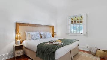 3 chambres, fer et planche à repasser, Wi-Fi, draps fournis