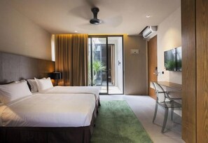 Iron/ironing board - SilaLima Guesthouse (Kuantan)