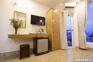 ستائر تعتيم وواي فاي مجانًا