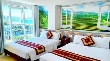 Blackout curtains, free WiFi