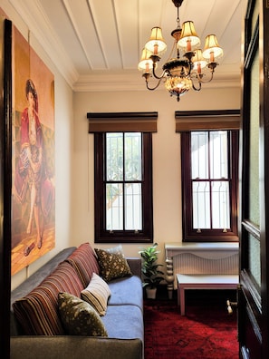 Living area - 4-bedroom with AC Historic House in İstanbul Şişli (İstanbul)