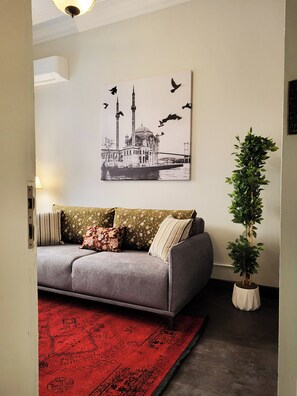 Living area - 4-bedroom with AC Historic House in İstanbul Şişli (İstanbul)