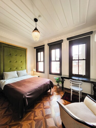 4-bedroom with AC Historic House in İstanbul Şişli
