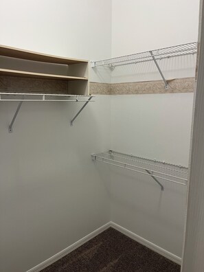 Interior - Nice 4-bedroom house with AC in charming Brandon/Tampa area (Brandon)