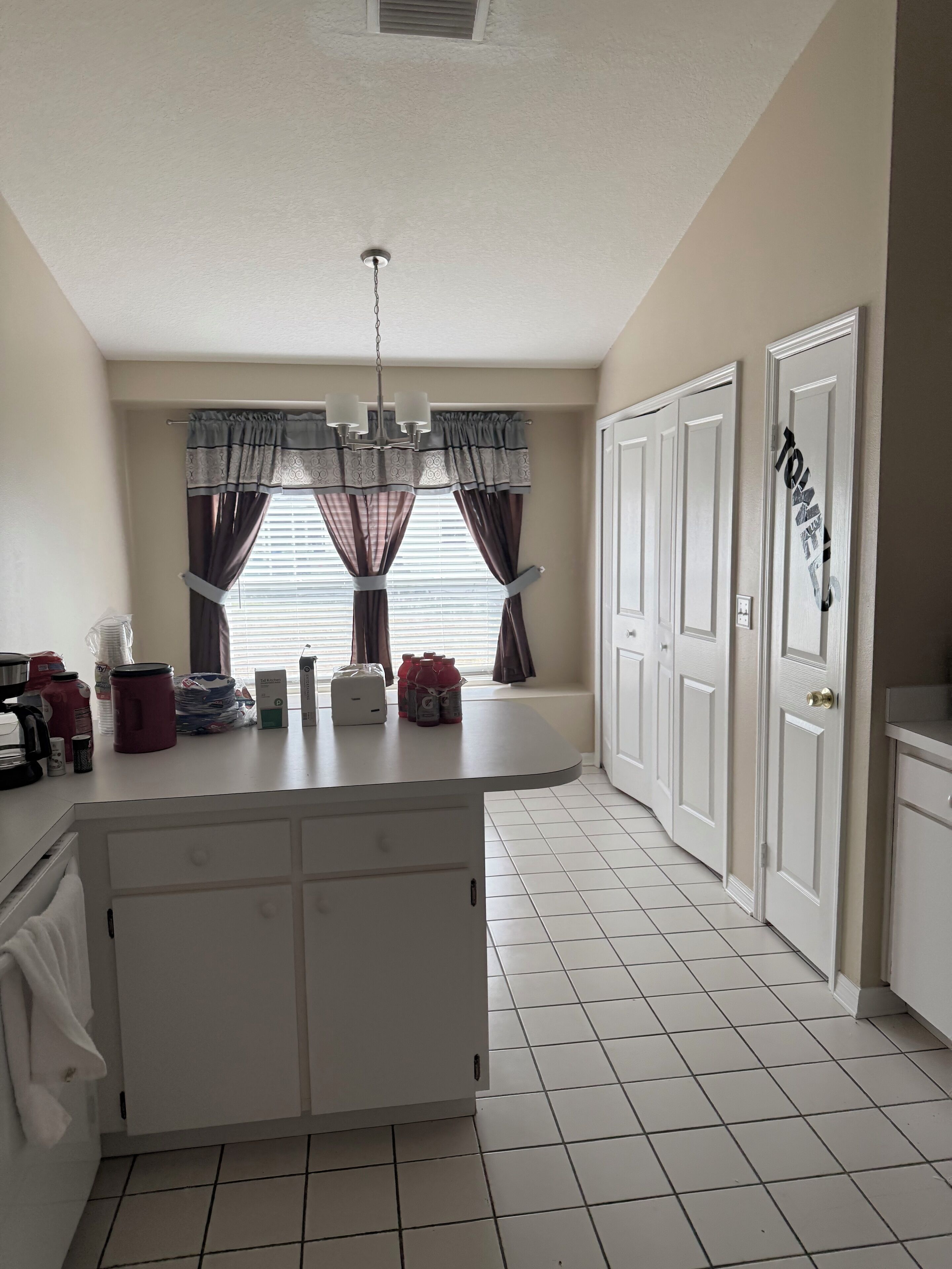 冰箱、微波炉、烤箱、炉灶