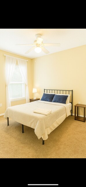 4 bedrooms, free WiFi, bed sheets - Nice 4-bedroom house with AC in charming Brandon/Tampa area (Brandon)