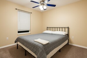 4 bedrooms, free WiFi, bed sheets