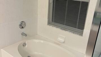 Handdoeken, zeep, shampoo, toiletpapier