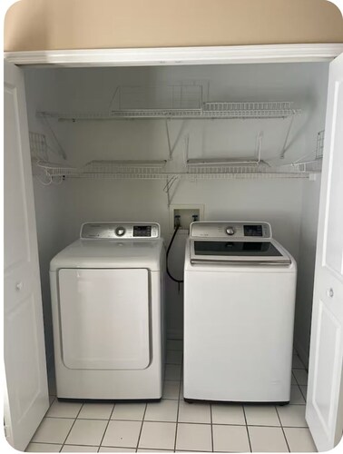 Nice 4-bedroom house with AC in charming Brandon/Tampa area