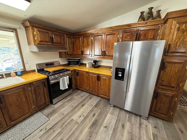 ميكروويف، فرن، موقد طهي مسطح، غسالة أطباق