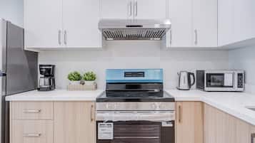 Microondas, horno y parrilla de estufa