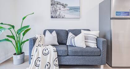 Modern Cozy home in Richland-Wall out to back yard