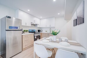 微波炉、烤箱、炉灶