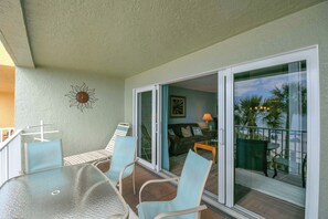 Outdoor dining - Ram Sea 106 is a Silver 2-bedroom 2 bath Gulf Front Condo (North Redington Beach)