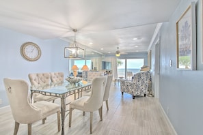 Dining - Ram Sea 107 is a Silver 3-bedroom 2 bath Gulf Front Condo (North Redington Beach)