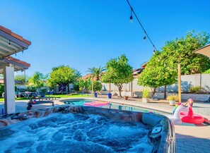 Bain à remous extérieur