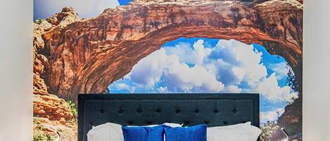 4 室のベッドルーム、デスク、アイロン / アイロン台、旅行用ベビーベッド