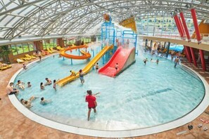 Pool - Gino Seaside Tbilisi, Trademark Collection by Wyndham (Tbilisi)