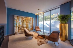 Lobby lounge - Gino Seaside Tbilisi, Trademark Collection by Wyndham (Tbilisi)