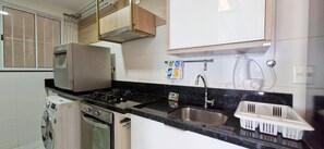 Basic Apartment | Private kitchen