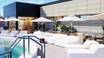 Tina de hidromasaje al aire libre