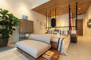Ropa de cama de alta calidad y minibar 