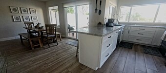 Borders South Mtn Park - hike, mountain bike, mountain views, golfing nearby