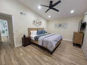 3 bedrooms, iron/ironing board, free WiFi, bed sheets