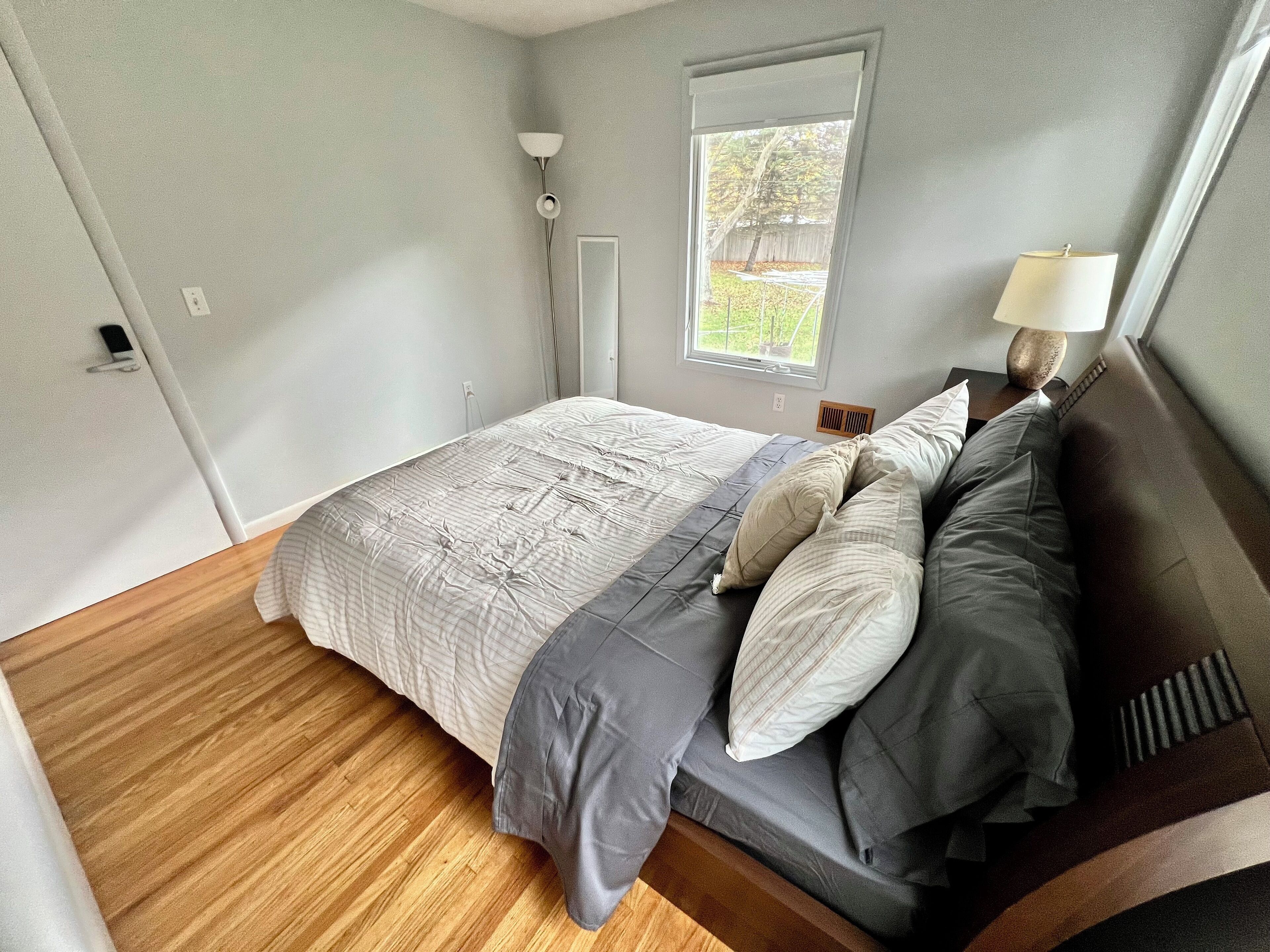 3 habitaciones, tabla de planchar con plancha y wifi 