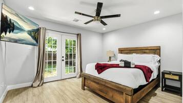 3 bedrooms, iron/ironing board, free WiFi, bed sheets